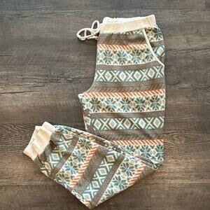 1.4.3. Story by Line Up Medium Fair Isle Holiday/Winter Fleece Joggers